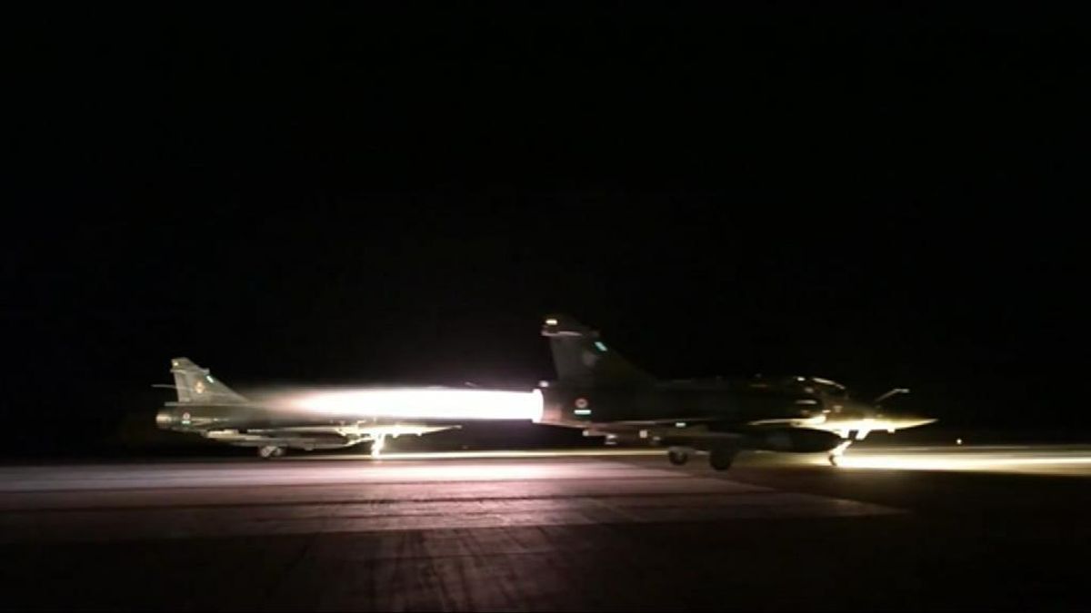 Aviones  franceses bombardean el bastión del Estado Islámico en Siria