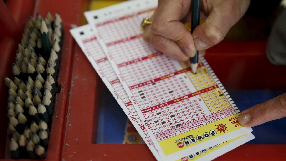 Asciende a casi 1.200 millones el bote de la lotería Powerball en Estados Unidos
