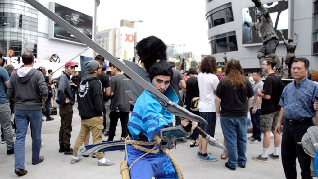 Los cosplayers de LoL compiten con las caracterizaciones de Halloween en Los Ángeles