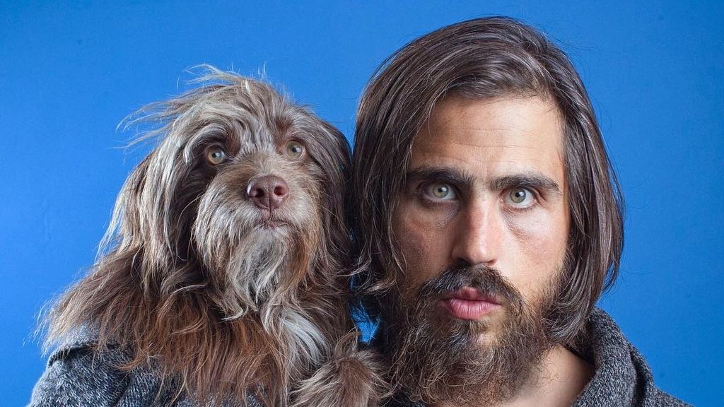 Topher y Rosenberg son tan parecidos...¡que hasta se visten igual!