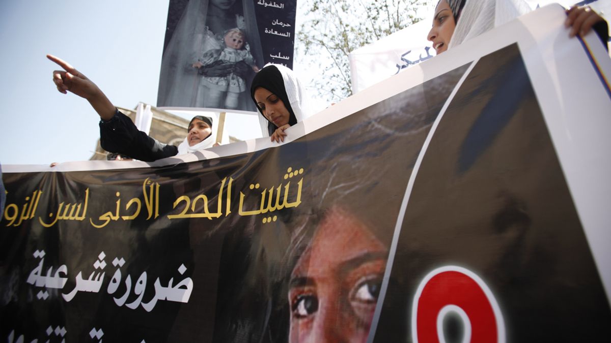 Mujeres yemeníes protestan contra los matrimonios forzosos de niñas