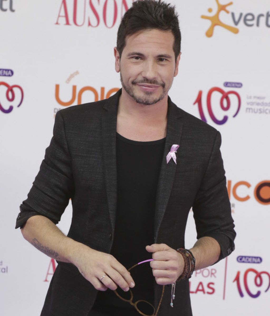 La alfombra rosa del concierto de Cadena 100 'Por ellas': Los looks de los famosos
