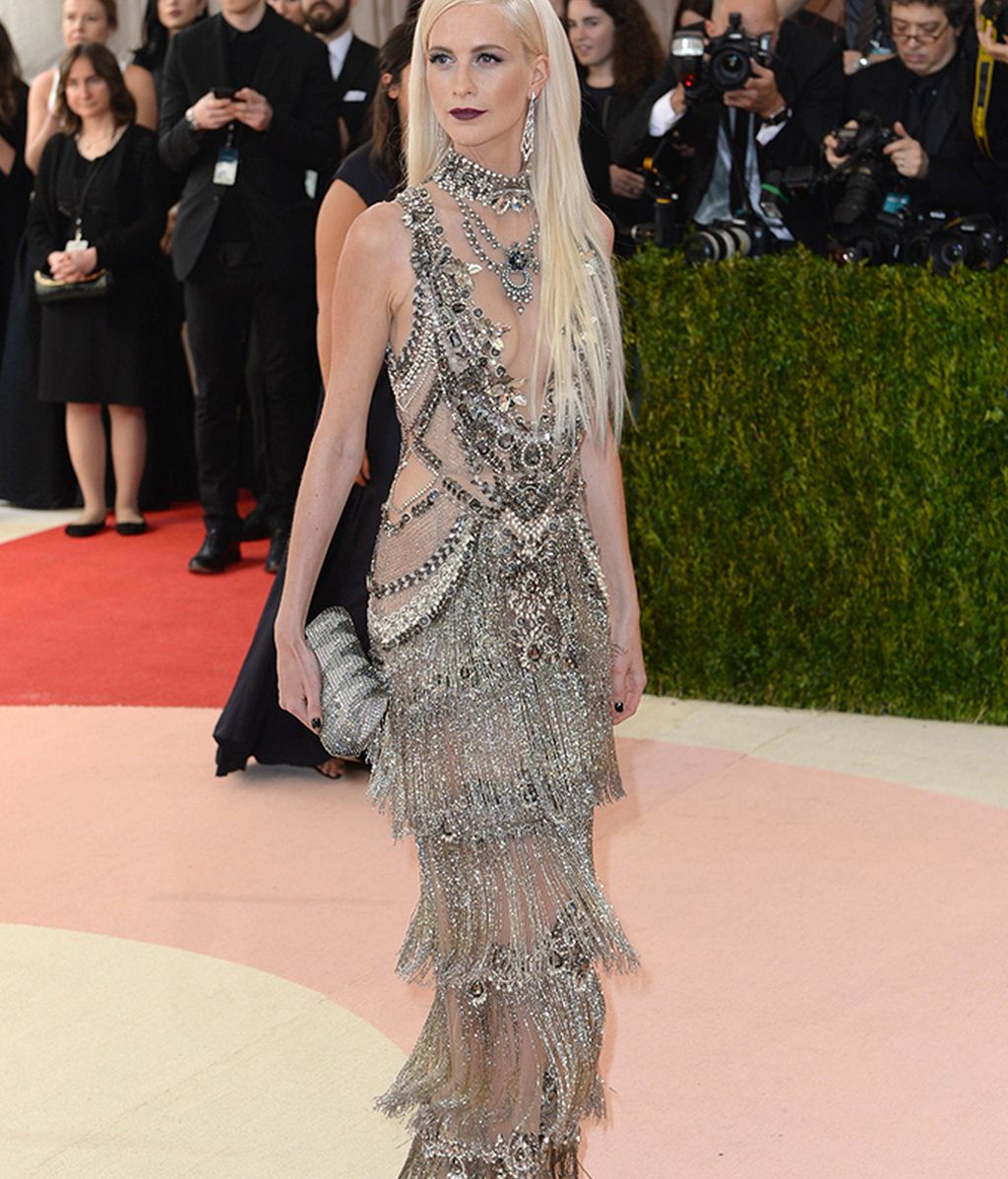 Poppy Delevingne con vestido de Marchesa
