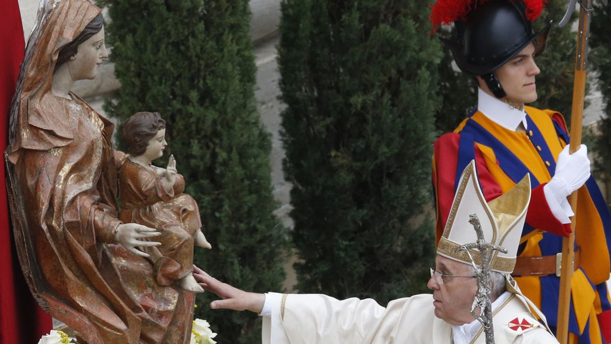 El papa Francisco oficia la ceremonia de canonización de Juan Pablo II y Juan XXIII