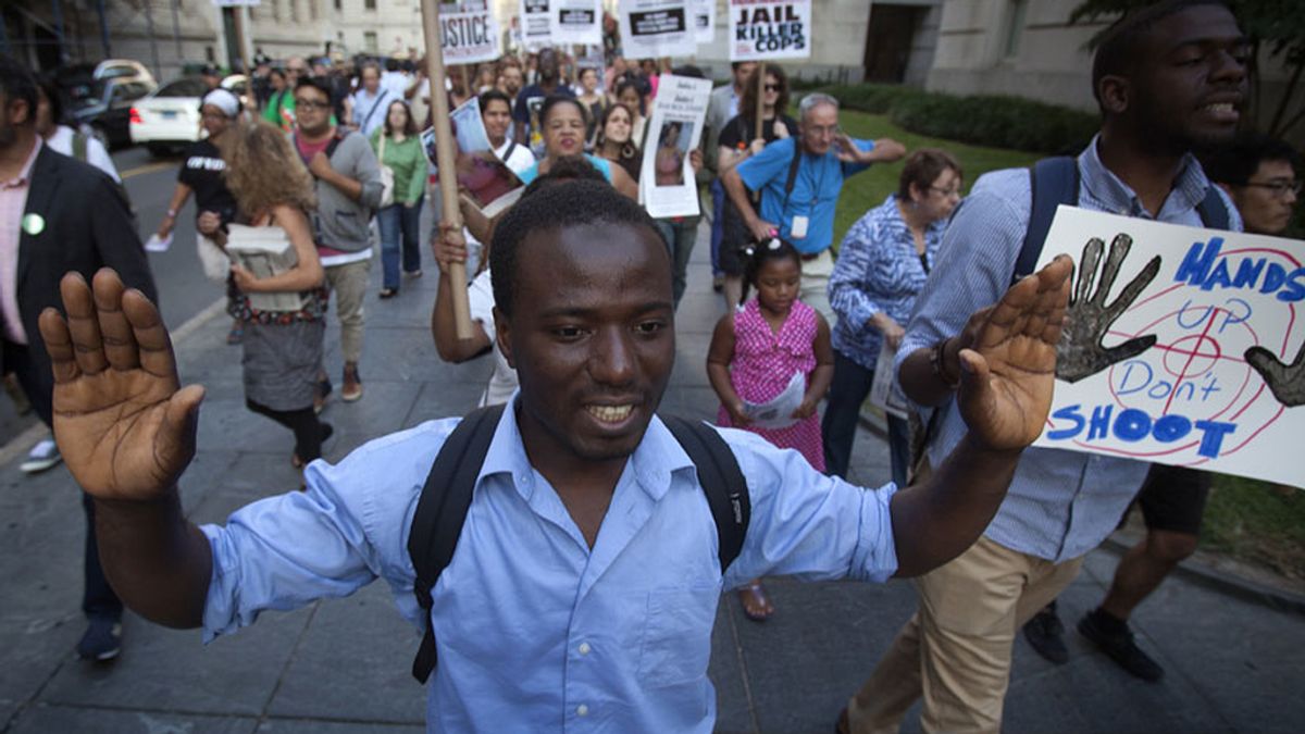 Nuevas protestas en Ferguson en un ambiente tenso, pero sin disturbios