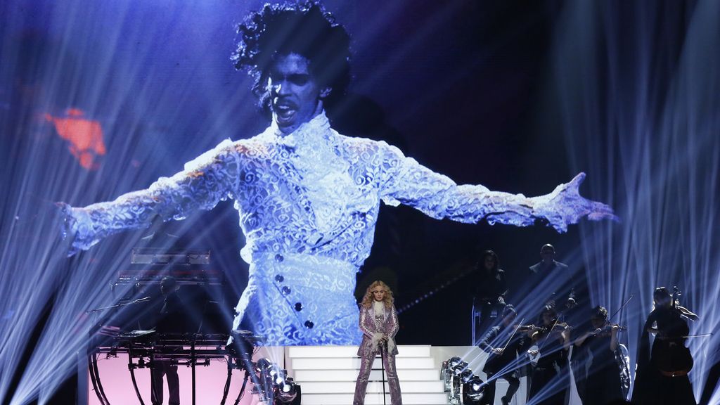 Madonna homenajea a Prince