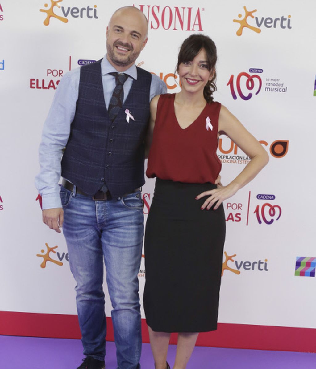 La alfombra rosa del concierto de Cadena 100 'Por ellas': Los looks de los famosos