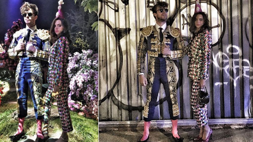 Macarena Gómez y Aldo Comas: en una boda de Halloween, de torero y arlequín