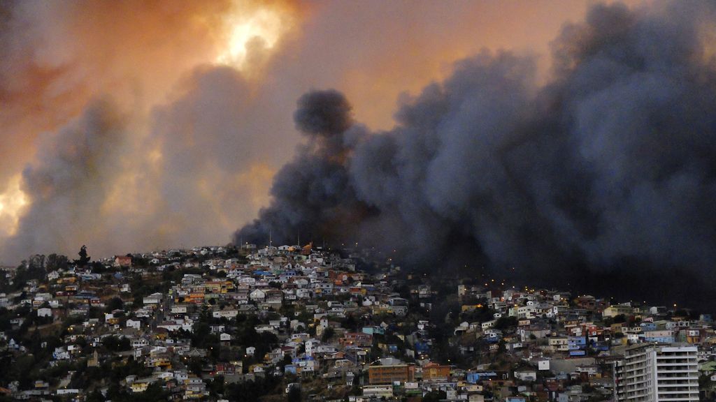 Espectacular incendio en Valparaíso