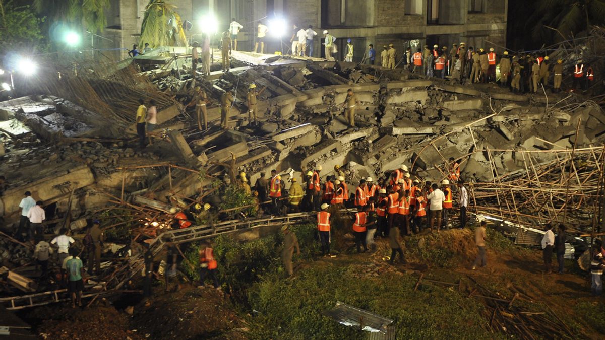 Al menos 19 fallecidos por el derrumbe de dos edificios en India