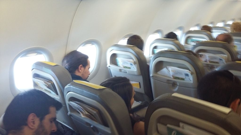 Iglesias en el avión