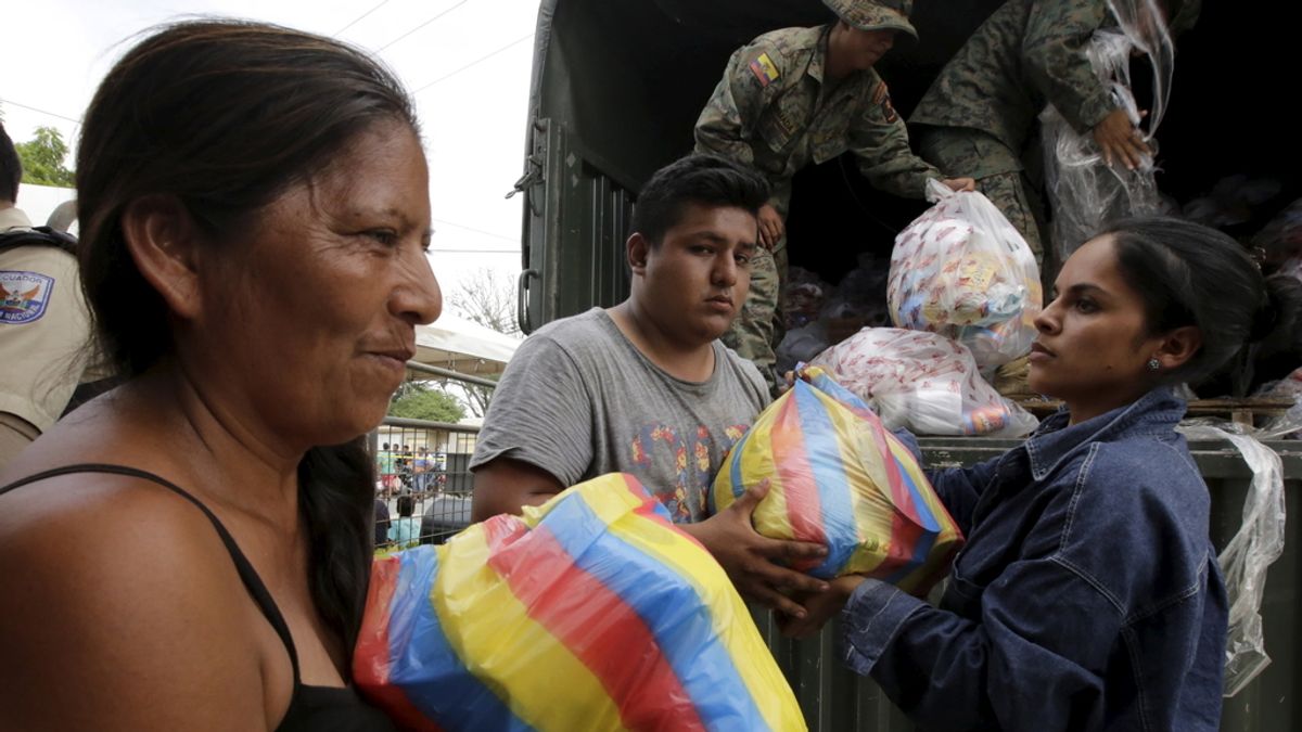 Correa declarará ocho días de luto nacional por las víctimas del seísmo de Ecuador