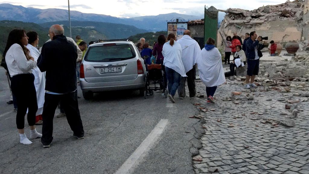 El terremoto de 6 grados sorprende a las personas durmiendo