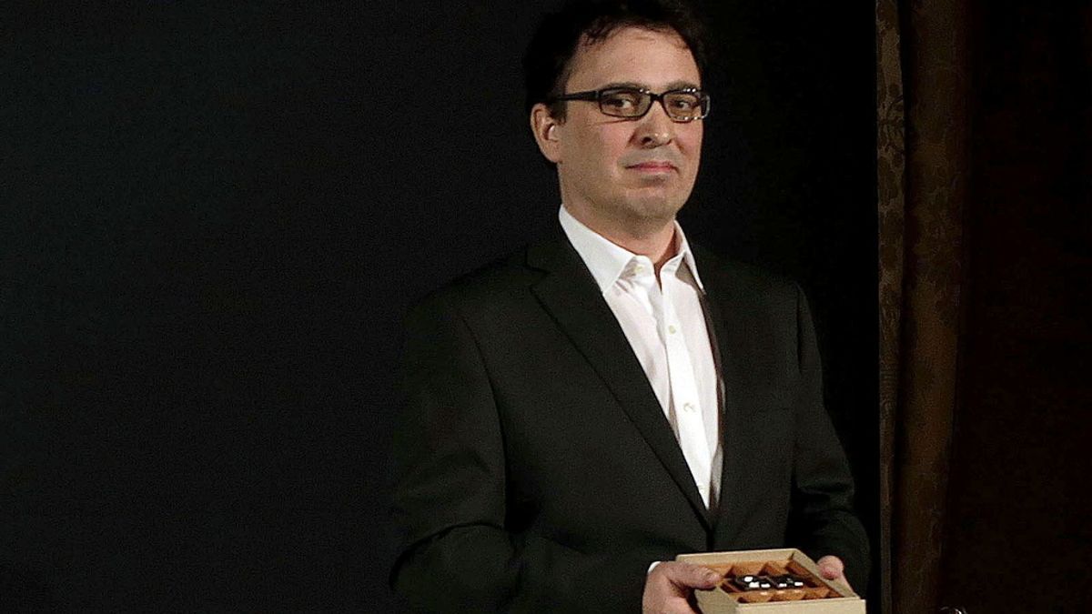 José C. Vales, 71 Premio Nadal con la novela 'Cabaret Biarritz'