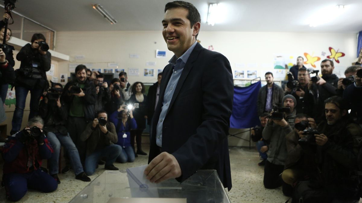 El líder de SYRIZA, Alexis Tsipras, vota en Atenas