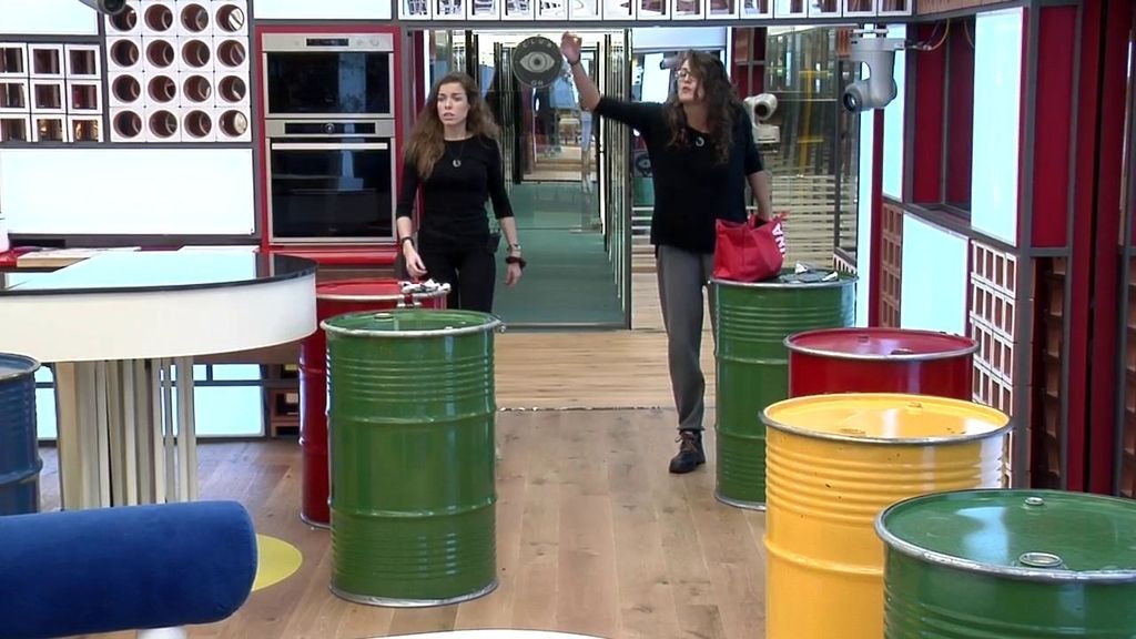 Clara y Meritxell bronca algodoncidio