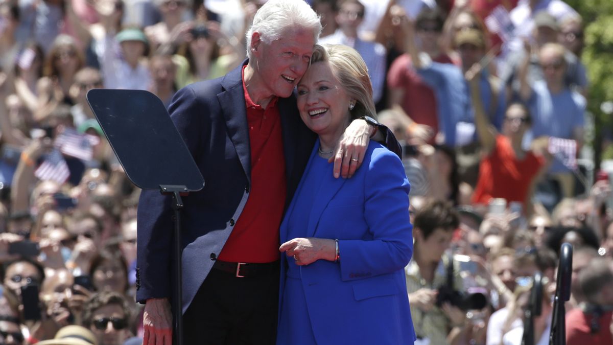 El matrimonio Clinton ha ganado 140 millones de dólares en los últimos ocho años