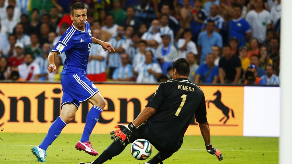 Bosnia lo intentó todo y puso nerviosa a Argentina con el gol de Ibisevic