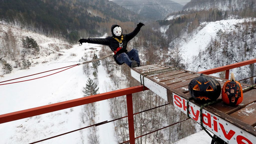 Jason salta al vacío en Rusia