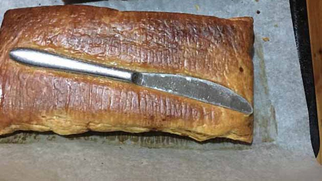 Una empanada cortante