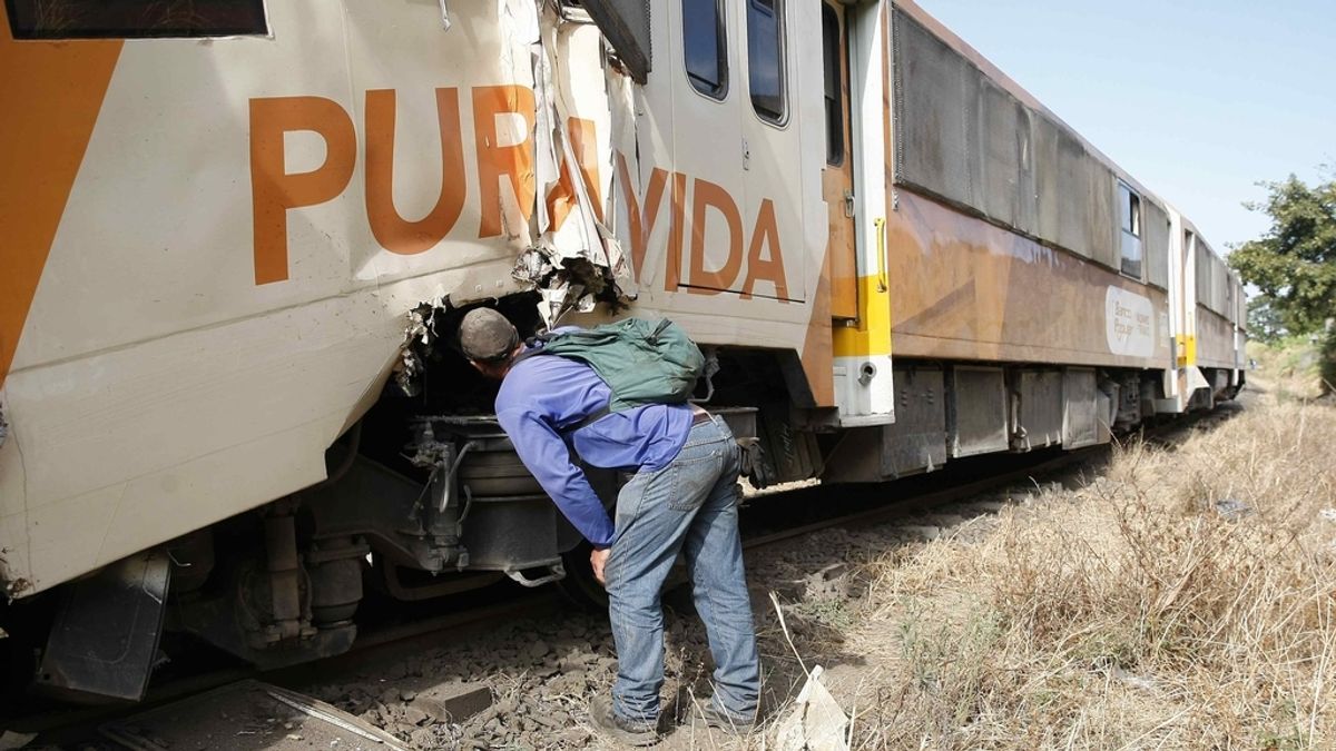 Más de cien personas resultan heridas al chocar frontalmente dos trenes en Costa Rica
