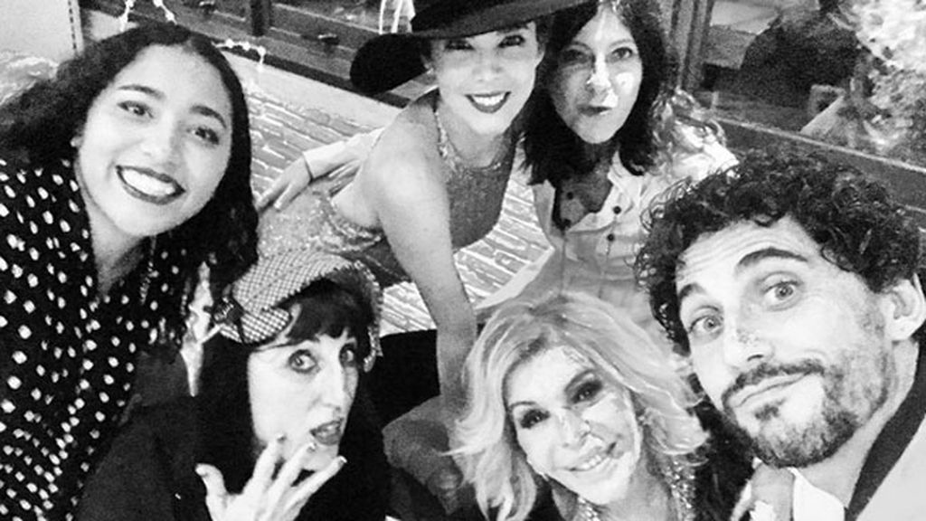 Paco León la ha felicitado con esta foto de ambos junto a Rossy y Bibiana