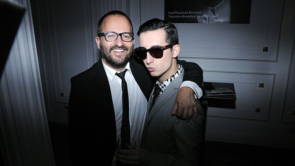 Posando junto al director Fernando González Molina, que en breve se marcha a Colombia para ultimar el rodaje de su nueva película, "Palmeras en la nieve"