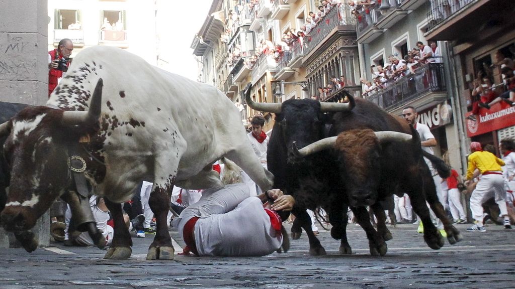 Los toros de Jandilla abren los encierros con dos heridos por asta