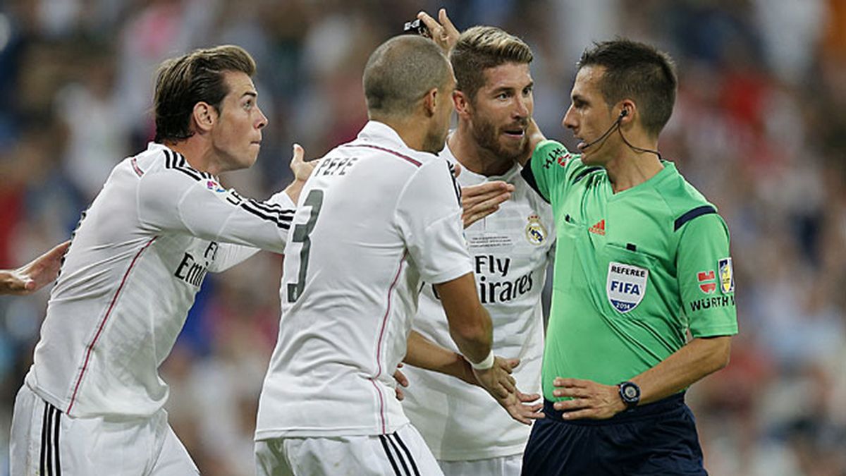Bale, Pepe y Ramos se quejan al árbitro