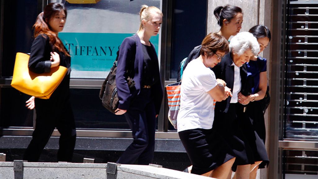 Cinco rehenes han salido del local