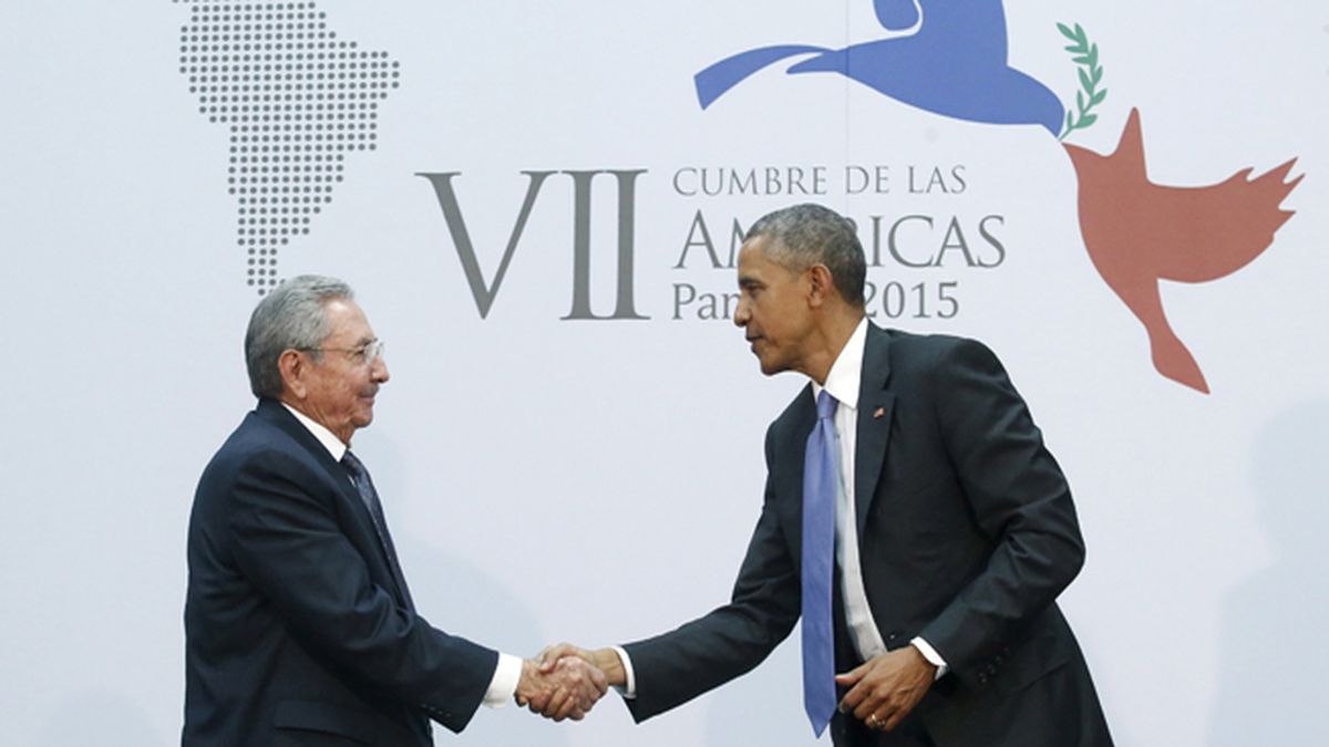 Obama y Castro en la VII Cumbre de las Américas en Panamá