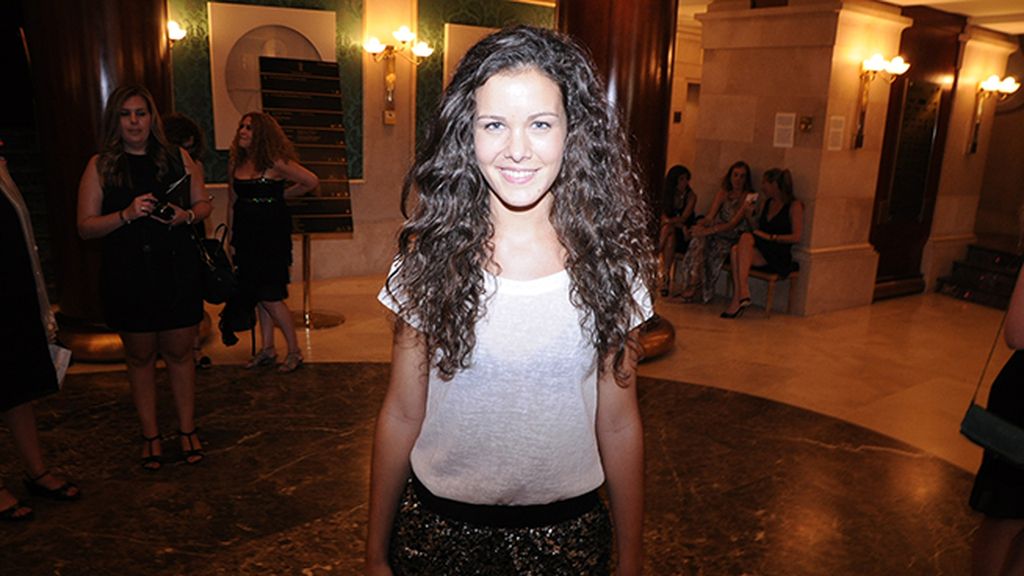 Sandra Blázquez llegó al teatro en familia para disfrutar del espectáculo de Alejandro Fernández