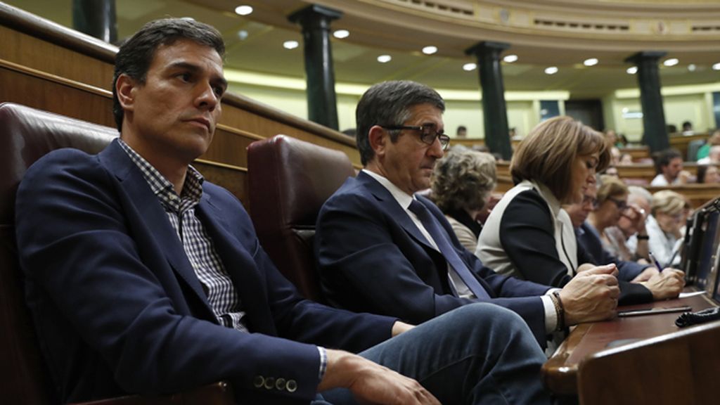 Pedro Sánchez durante el discurso de Mariano Rajoy