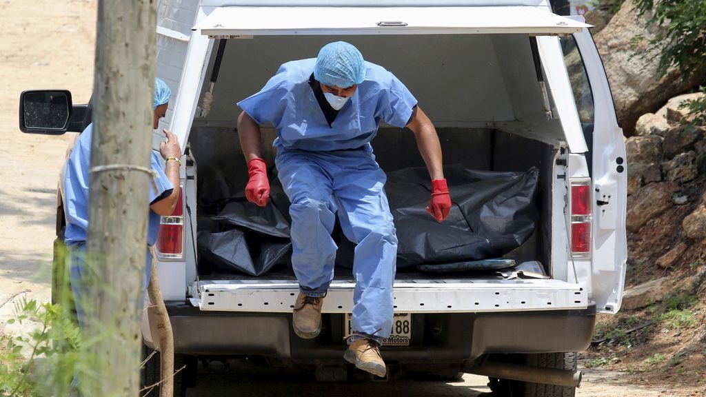Asciende a diez el número de cadáveres hallados en fosas comunes de Acapulco