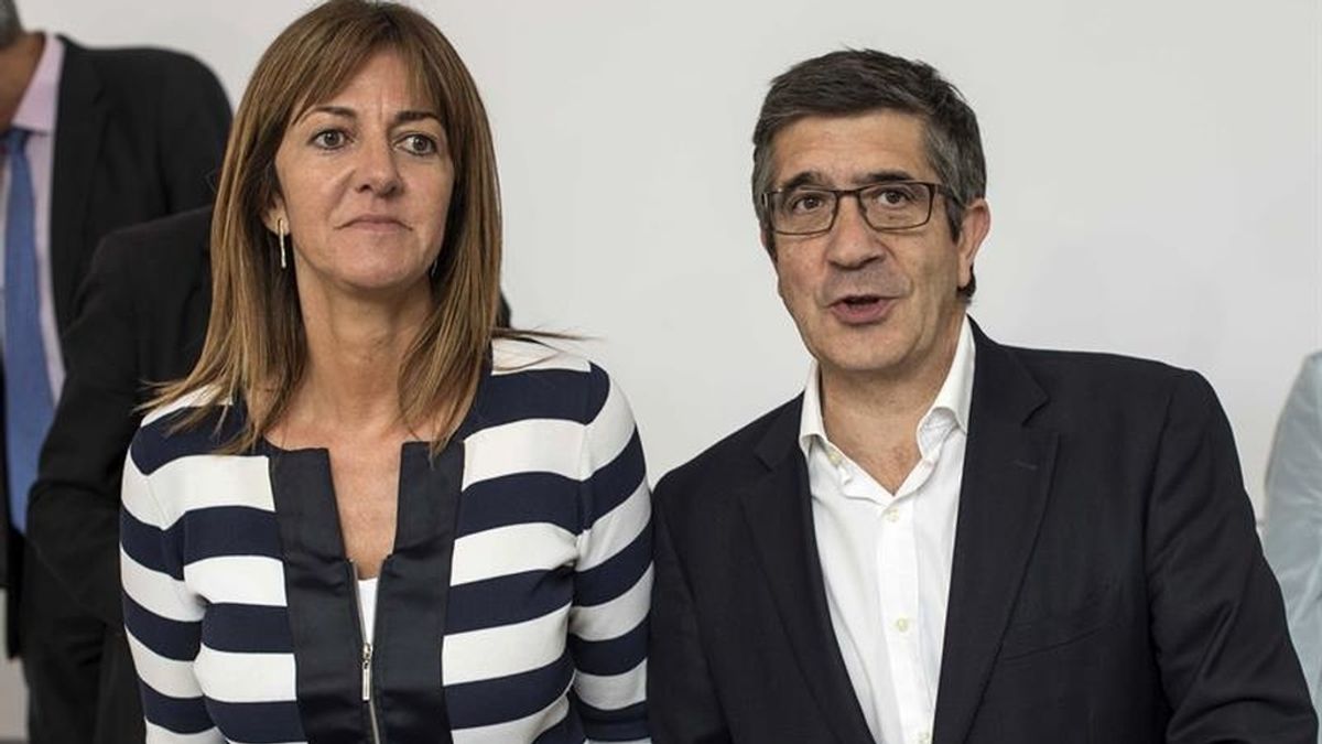 Patxi López en campaña en Bilbao con Idoia Mendia