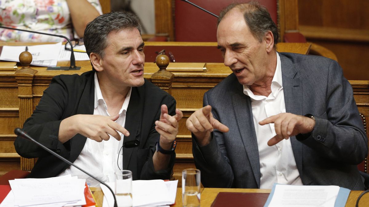El ministro de Economía griego, Giorgos Stathakis y el de Finanzas, Euclid Tsakalotos