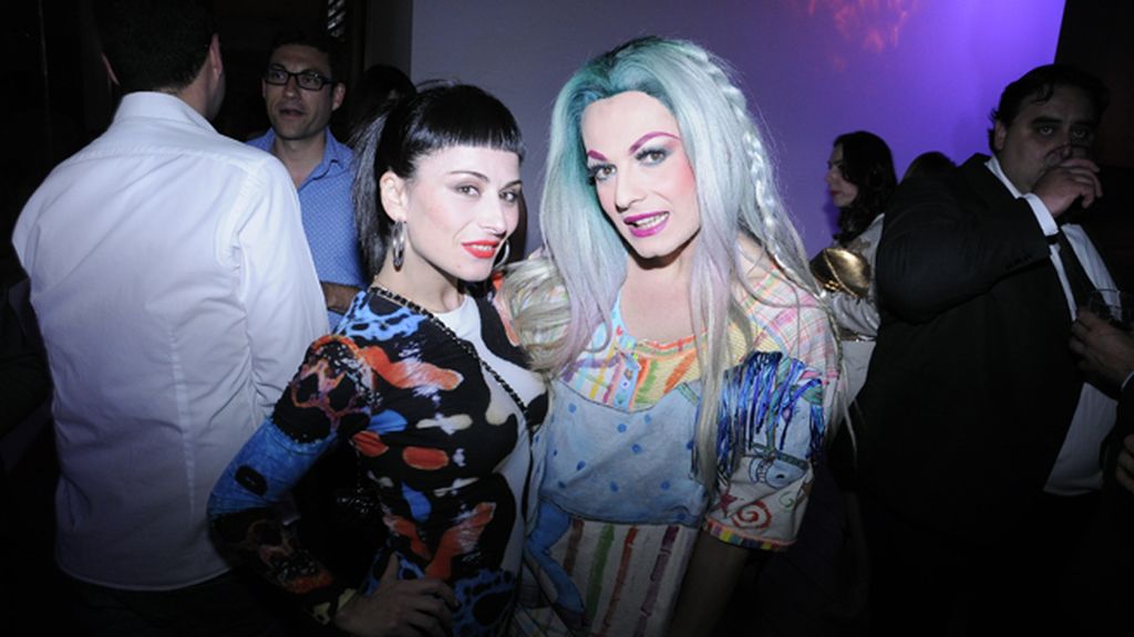 María Escoté y La Prohibida, vestida de Chaumen