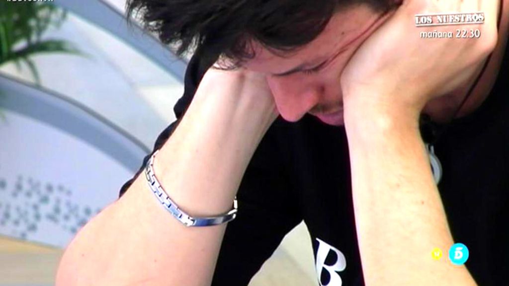 Solo y sin ganas de levantarse de la cama