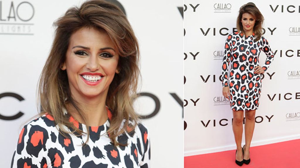 Mónica Cruz, con vestido de María Escoté y también stilettos de corte vintage