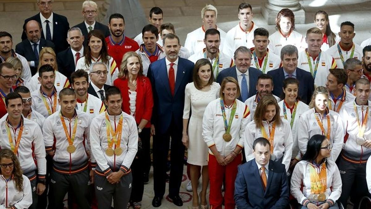 Los reyes se reúnen con los medallista olímpicos y paralímpicos