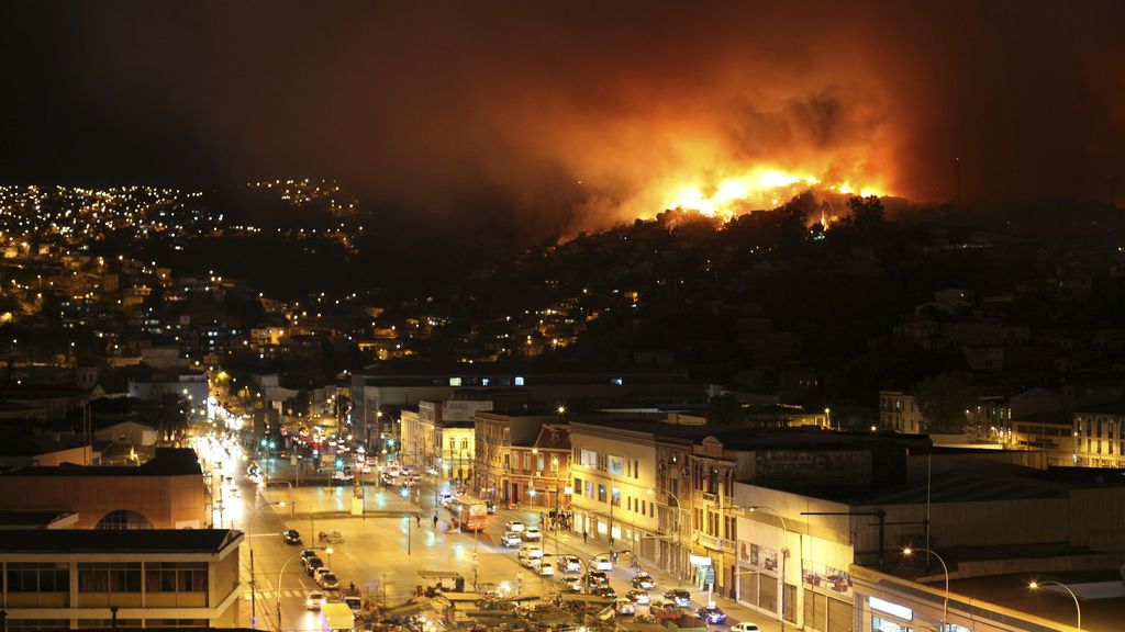 Espectacular incendio en Valparaíso