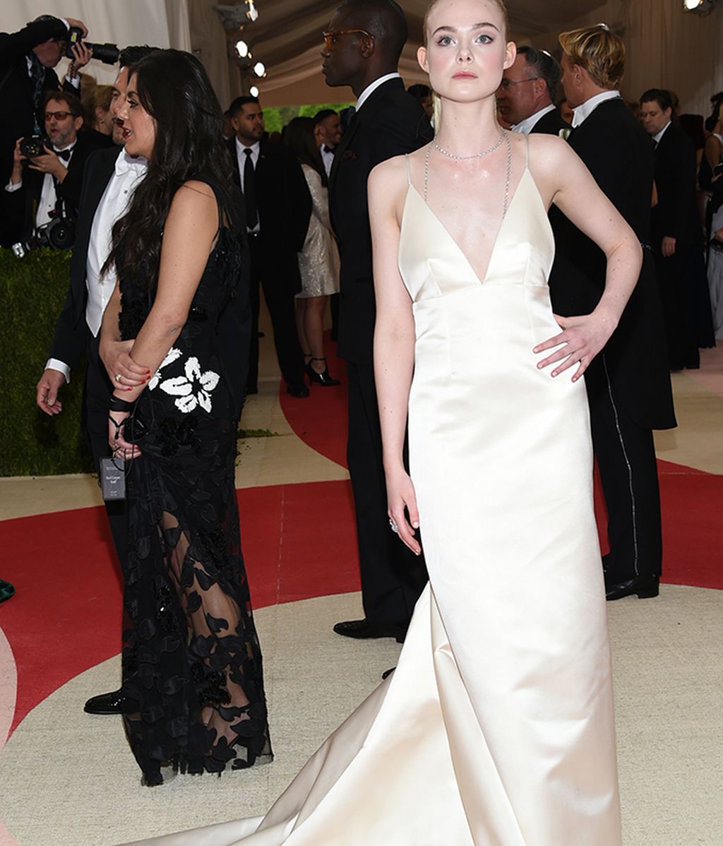Elle Fanning vestida de Thakoon