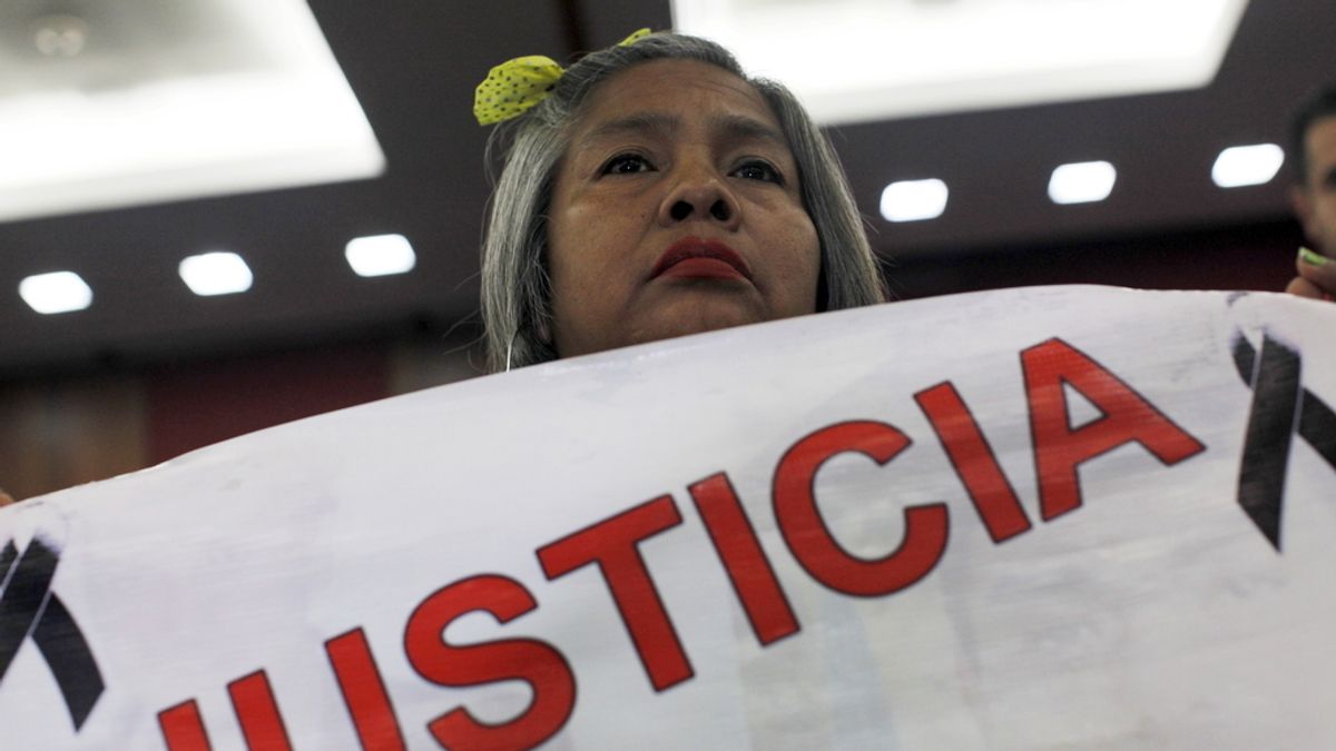 Los padres de los 43 estudiantes desaparecidos piden reunirse con Peña Nieto