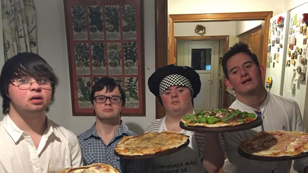El exitoso negocio de pizza coordinado por seis chicos con Síndrome de Down