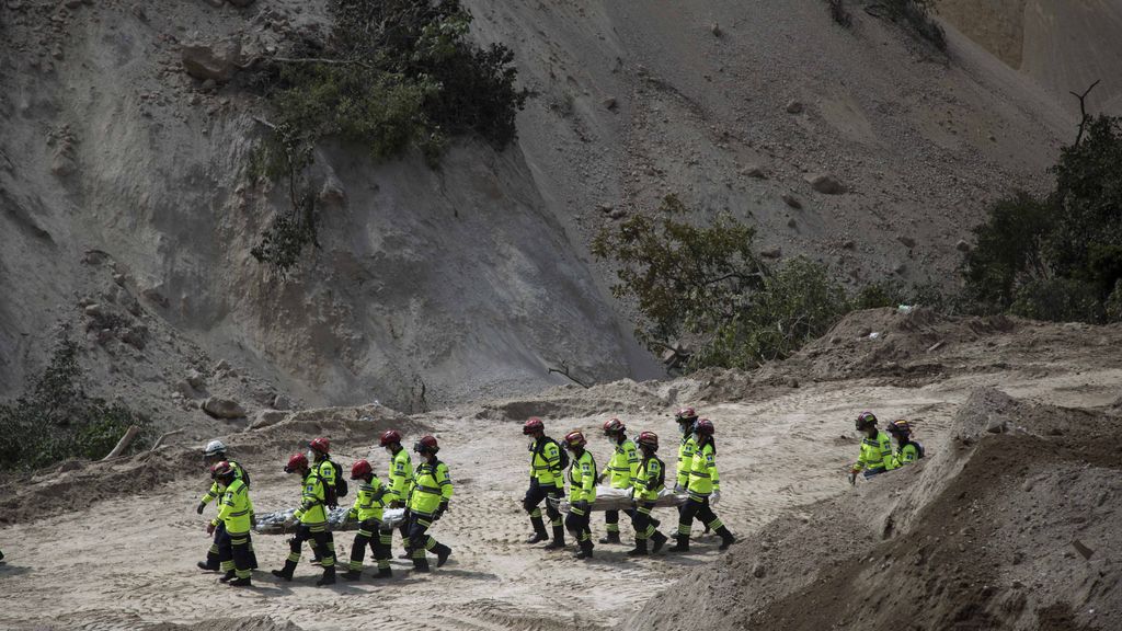 Los muertos en el corrimiento de tierras de Guatemala superan los 130