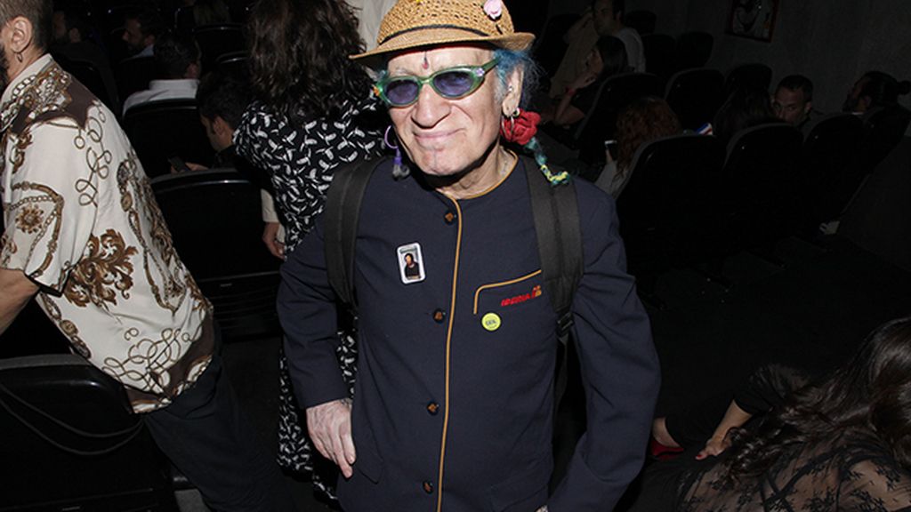 El gran Paco Clavel con su uniforme de Iberia