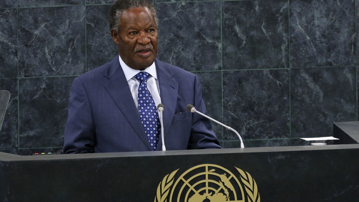 El presidente de Zambia, Michael Sata,  muere en Londres