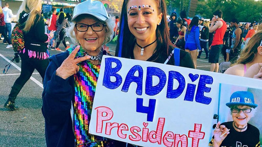 Color y alegría: Baddie Winkle, la abuela internetera que enamora con sus 'looks'