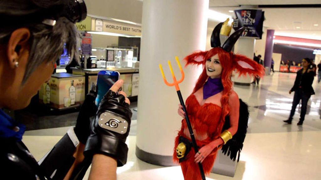 Los cosplayers de LoL compiten con las caracterizaciones de Halloween en Los Ángeles