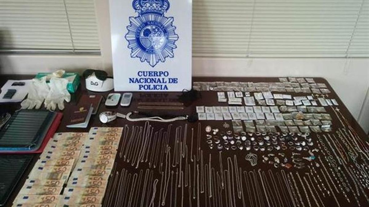 La Policía Nacional desarticula un grupo especializado en robos en viviendas y 'cogotazos'